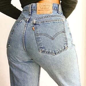 Vintage Levi's 962 More Relaxed Fit Orange Tab